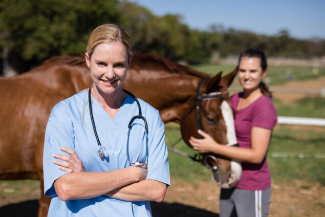 vet-woman-owner-horse-background-iStock-838016488-1400